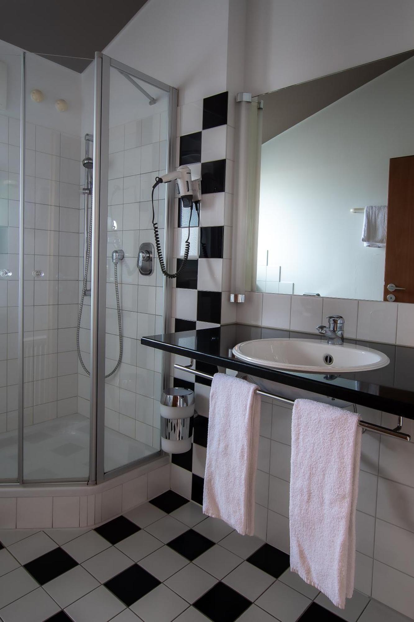 ורטהיים Hotel & Restaurant Bestenheider Stuben מראה חיצוני תמונה